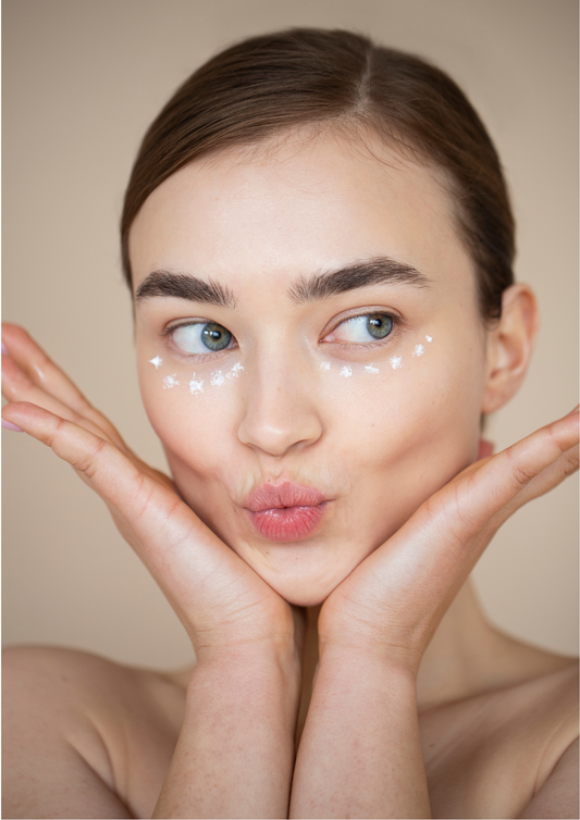 Göz Kremleri Hangi Sorunları Çözer, Neleri Önler?