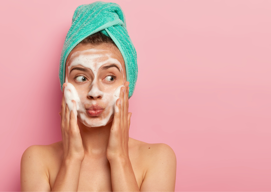 En İyi ve En Etkili Yüz Temizleyici Nasıl Seçilir?